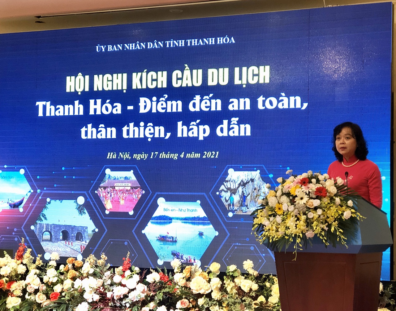 Phó Tổng cục trưởng TCDL Nguyễn Thị Thanh Hương phát biểu tại hội nghị